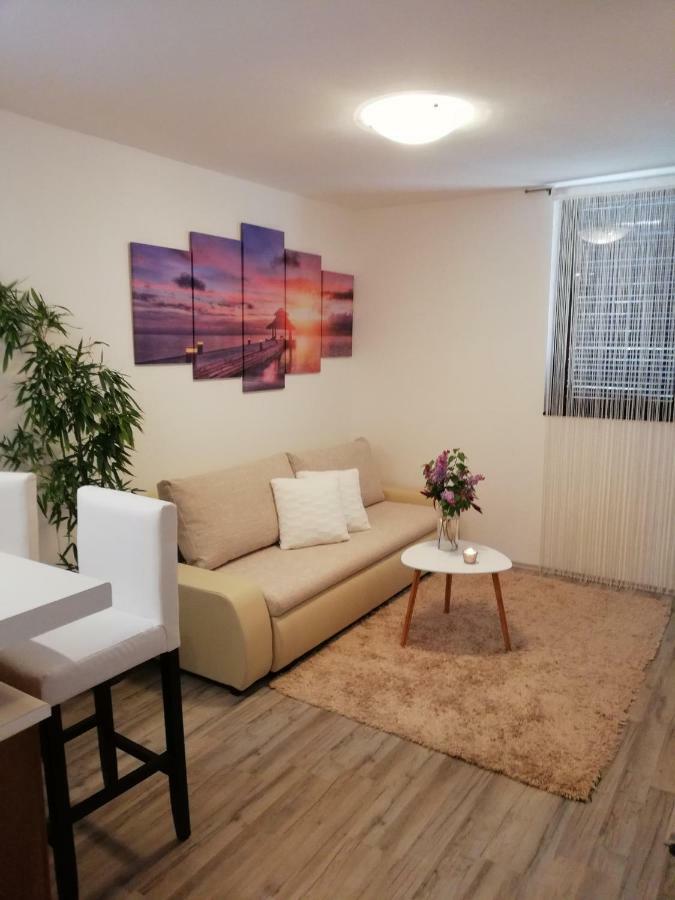Nokturno Apartment, Self Check-In Porec Bagian luar foto