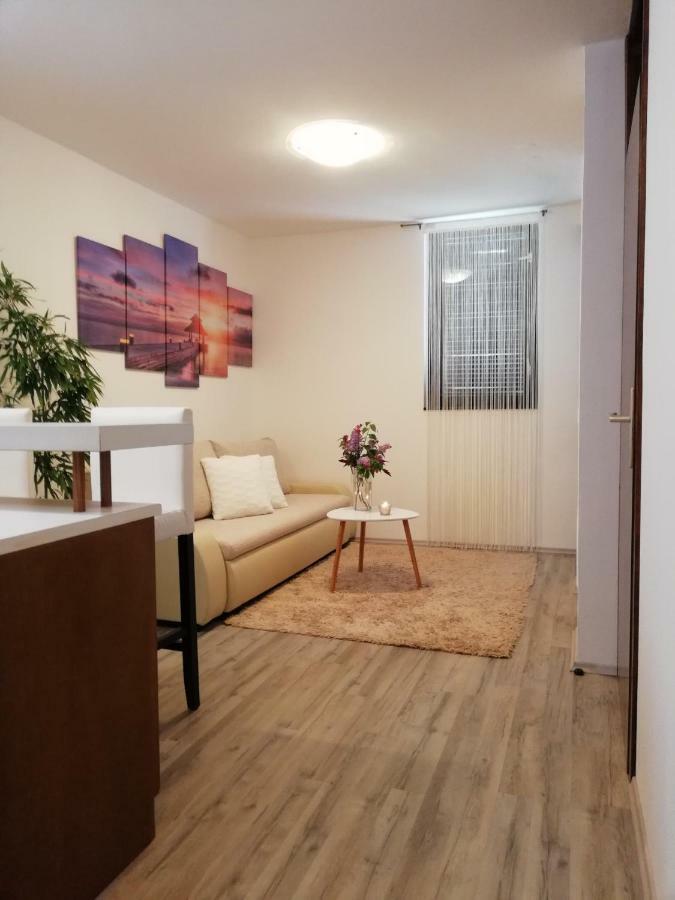 Nokturno Apartment, Self Check-In Porec Bagian luar foto